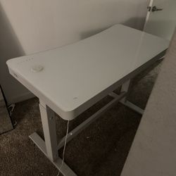 Standing Work Desk - Automatic, Plug, Good Condition