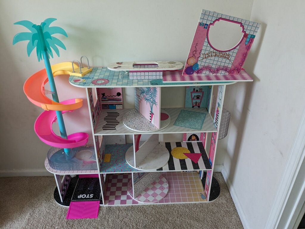 Doll House  In Westchase For Free!
