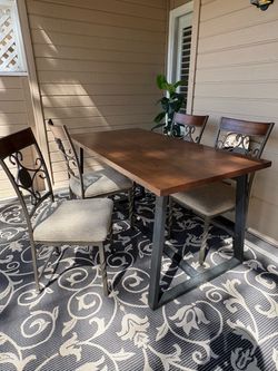 Dinning Table