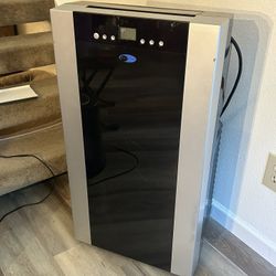 Whynter Air Conditioner with accessories