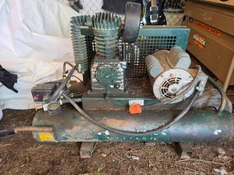 Rolair 5715K17 electric twin tank 9gal air compressor