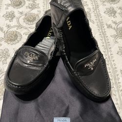 PRADA BLACK LEATHER SCRUNCH LOAFER FLATS SIZE 36 EU / 6 US - RETAIL $975.00
