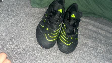 Soccer cleats