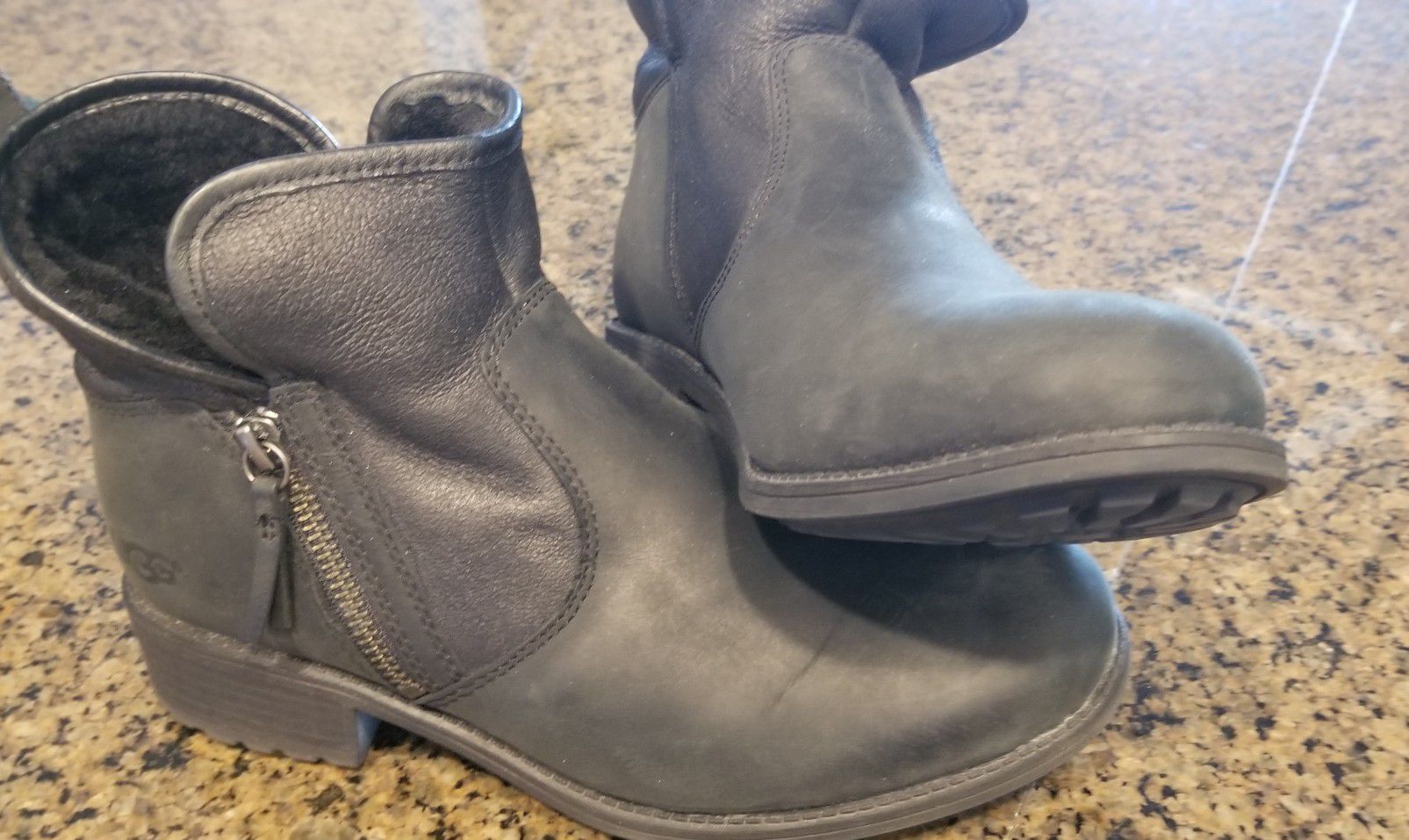Ugg's, size 8.5. Great condition.
