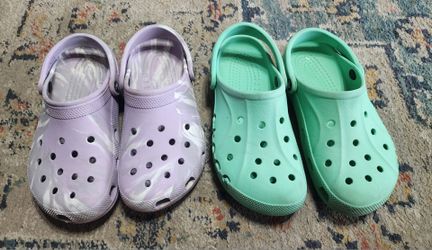 Crocs M7 W9