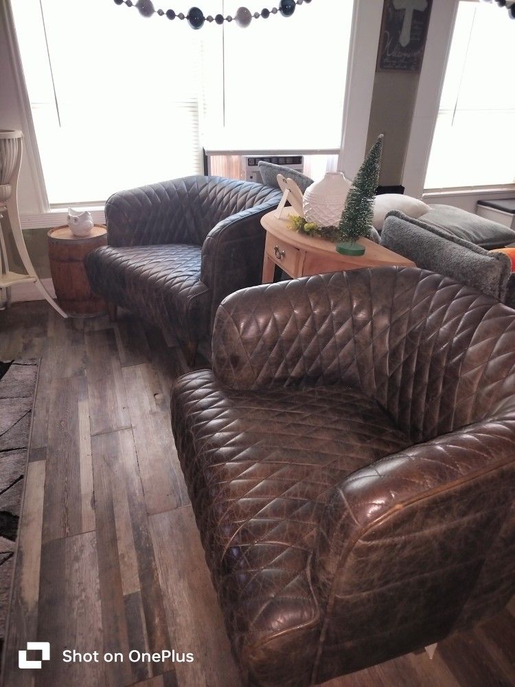 Great Christmas Gift Comfortable Moe's Lounge Chairs