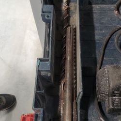 Bosch 11240 Rotary Hammer With Bits