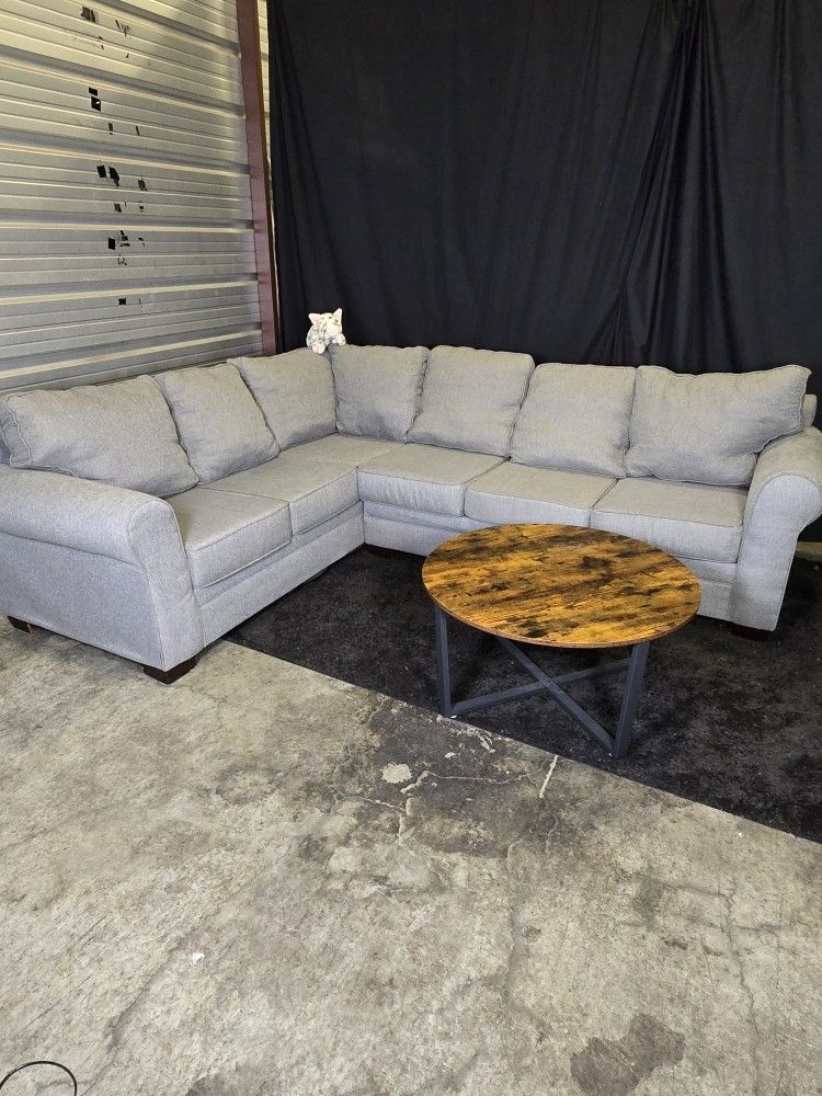 Gray 2 Piece Sectional Couch *Can Deliver π*