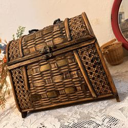Treasure Wooden chest 