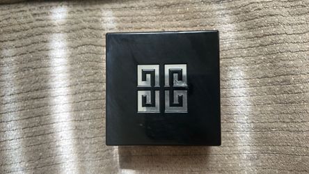Givenchy setting powder