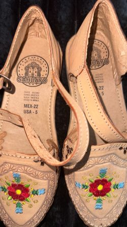 Little girl sandals