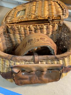 Antique Wicker Fishing Creel for Sale in Visalia, CA - OfferUp