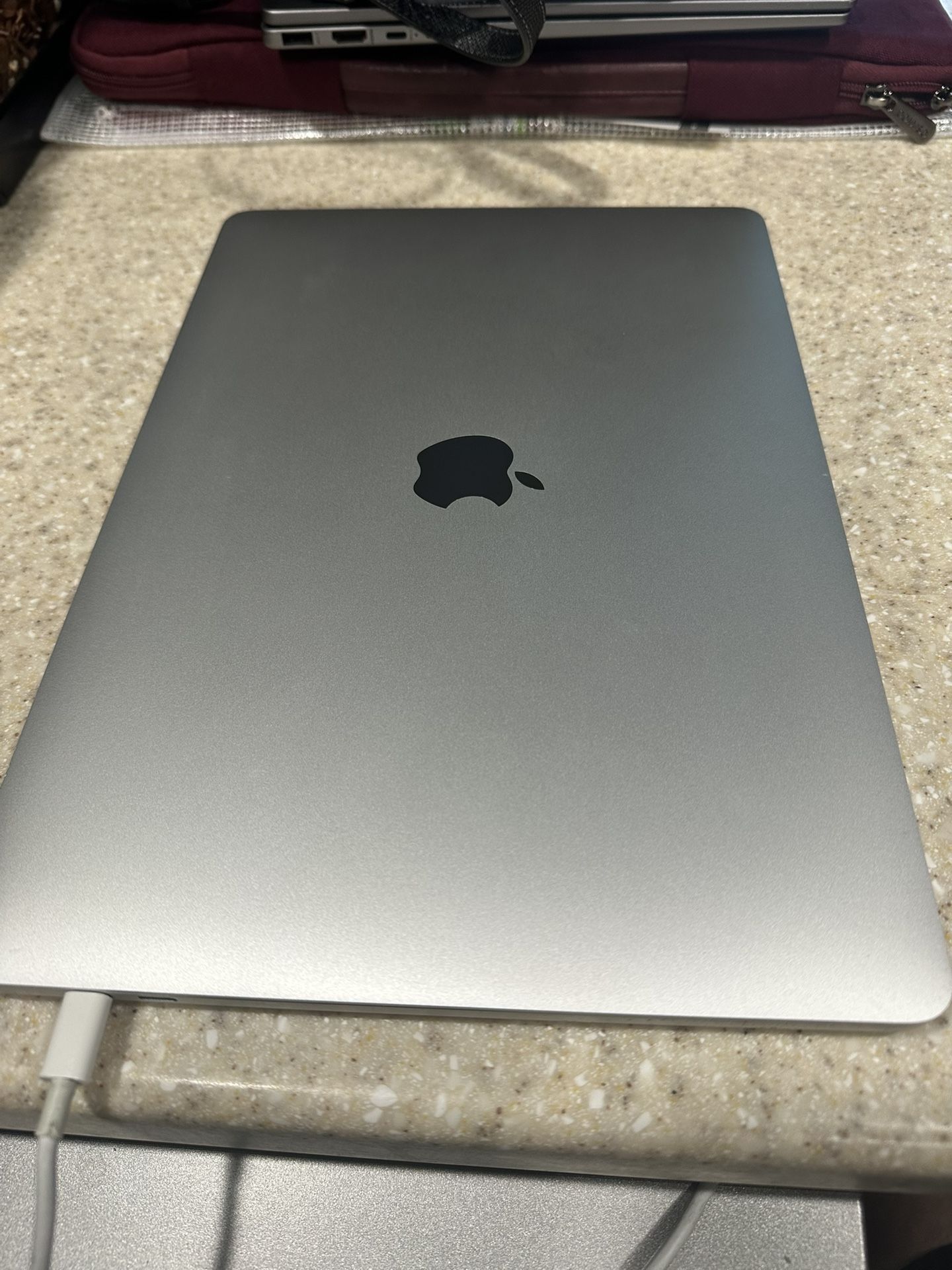 MacBook Pro 13 Inch 2020
