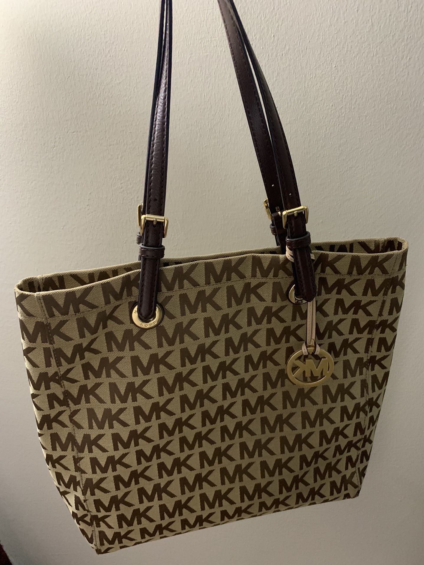 Michael Kors Jet Set Canvas Tote