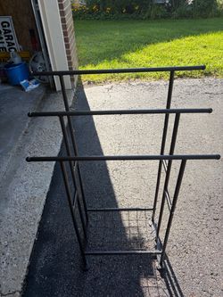 Towel rack