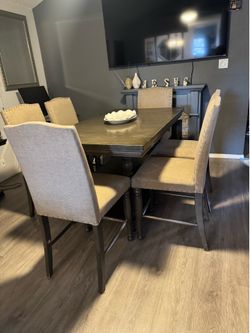 Comedor de madera se hace mas grande
