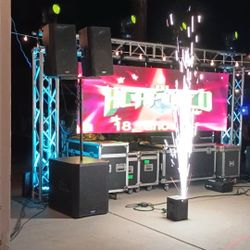 Sonido Acapulco Para Toda Ocasión Contamos Con Pantalla Led Y Televisiones Y 4 Chisperos Precios Diferentes 