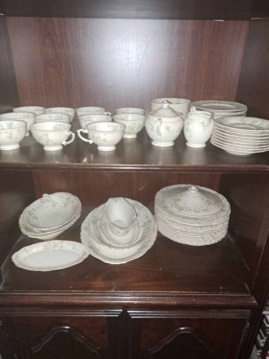 Federal Shape Syracuse China 77 Piece Set