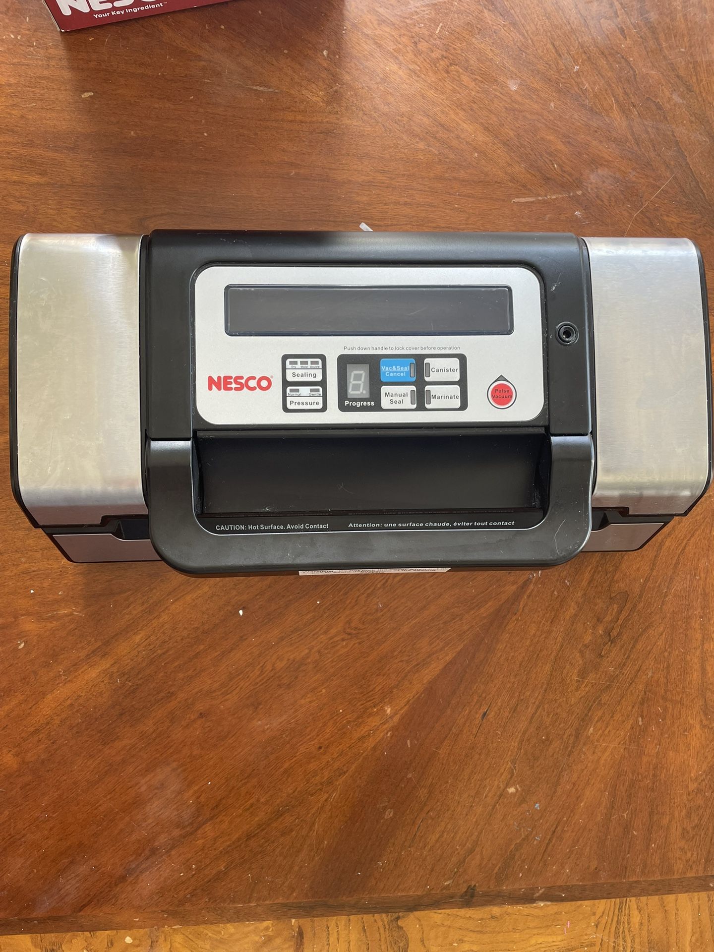 🆕 NESCO Vacuum Sealer + Rolls & Bags – Never Used!