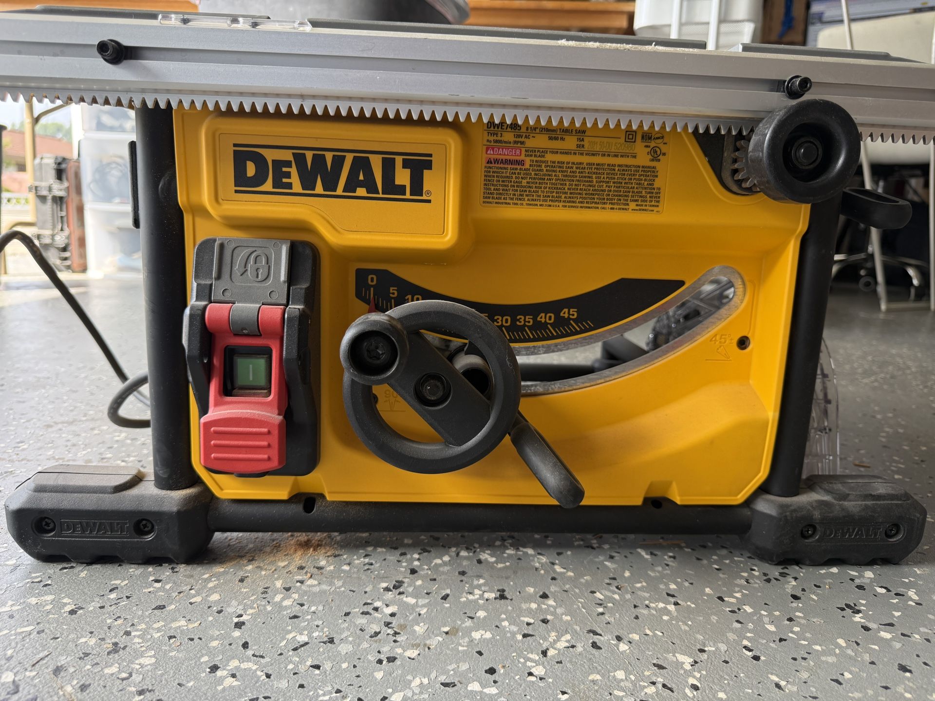 Dewalt Table Saw DWE7485 With Stand