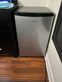 Mini fridge