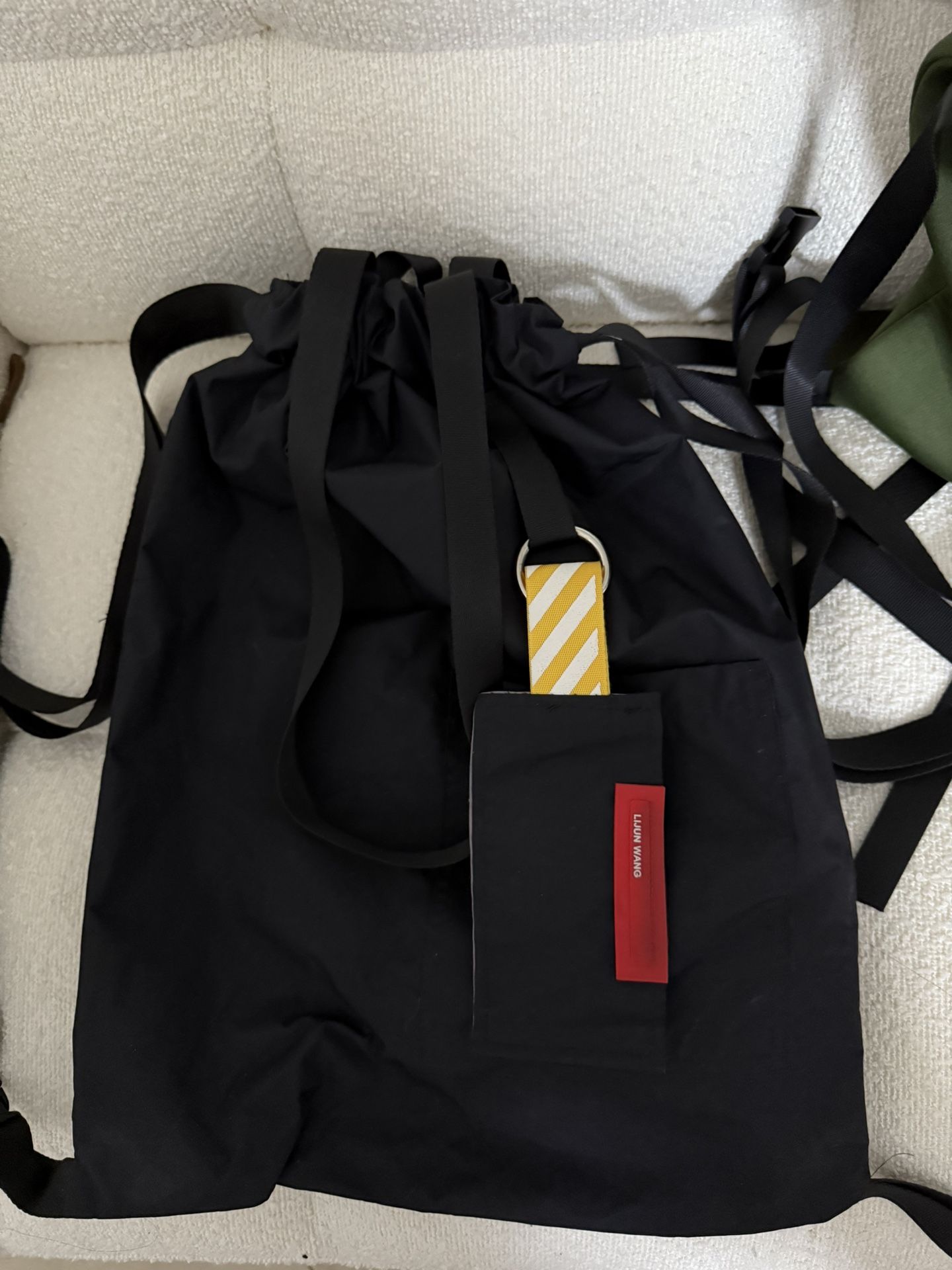 Multi-Functional Convertible Bag – Backpack / Shoulder Bag / Tote black