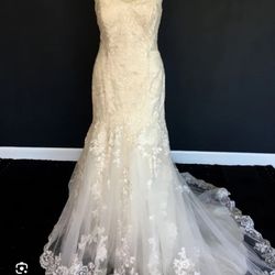 New NWT Alfred Angelo 2506 Size 16 Ivory
