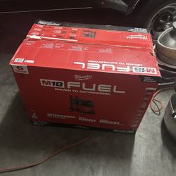 Cordless M18 Milwaukee Vacuum 
