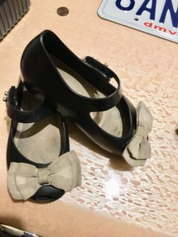 Mini Melissa authentic size 9