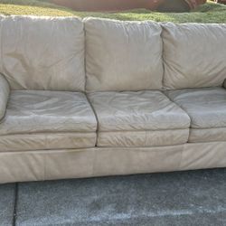 FREE COUCH 