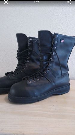 Boots Danner military steel toe. 10 EE