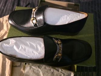 Authentic Gucci Women’s Black Leather Horsebit Loafers/Size 39.