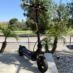 Electric scooter
