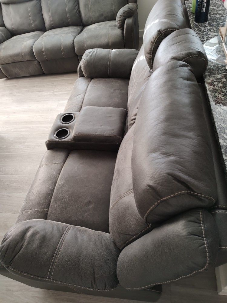 Used RC Willey Recliner Couch Set 2 Piece for Sale in North Las Vegas