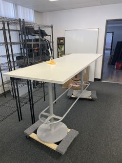 White High top Table