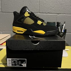 Air Jordan IV Thunder 