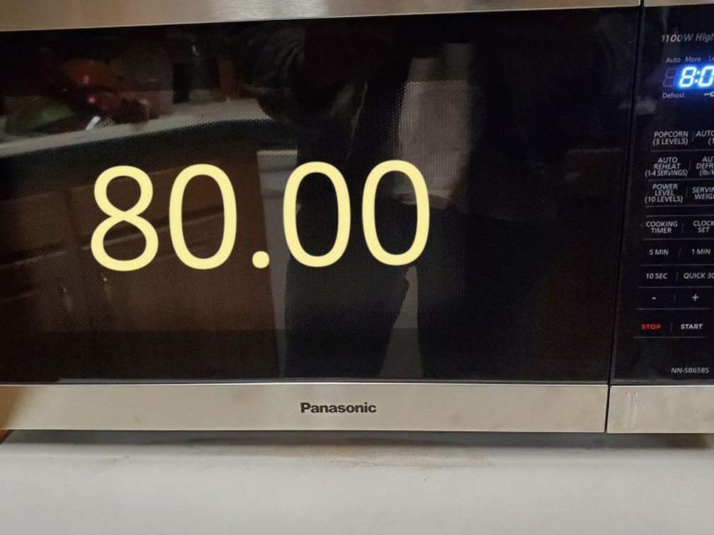 NEW Panasonic 1100w Microwave BRAND NEW. Model NN-SB658Sit