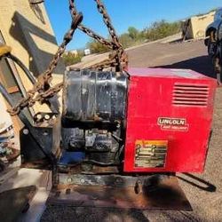 Lincoln WELDER.  GAS engine.  Generator 