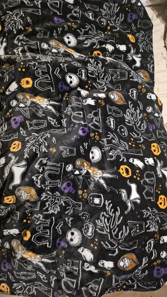 Jack & Sally Throw Blanket