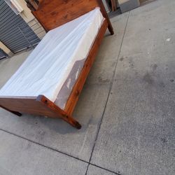 Queen Bed Open Box As Is With Mattress Memory Foam 420