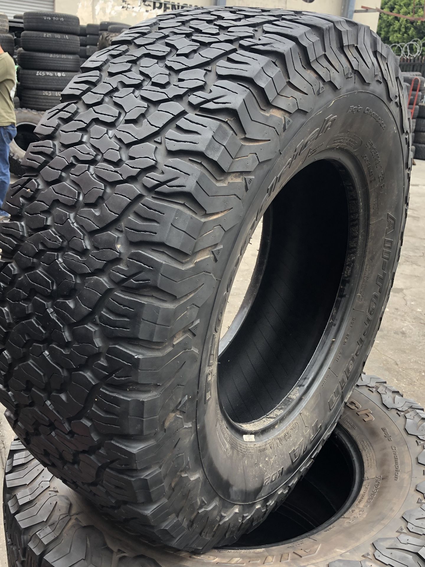 35/12.50R18 BFGoodRich ko2 tires (4 for $340)