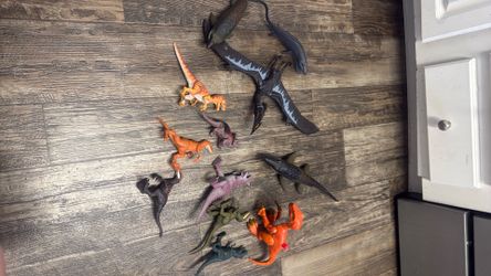 Collection of 12 Jurassic Park/Jurassic World Dinosaurs