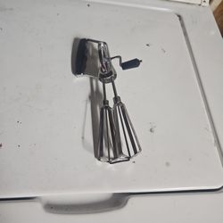 Vintage Maynard Egg Beater