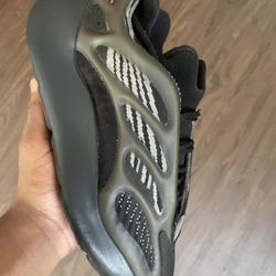 Yeezy 700 “Dark Glow”