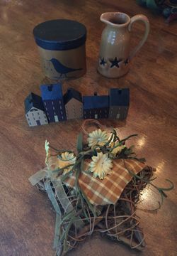 Primitive/Country decor lot