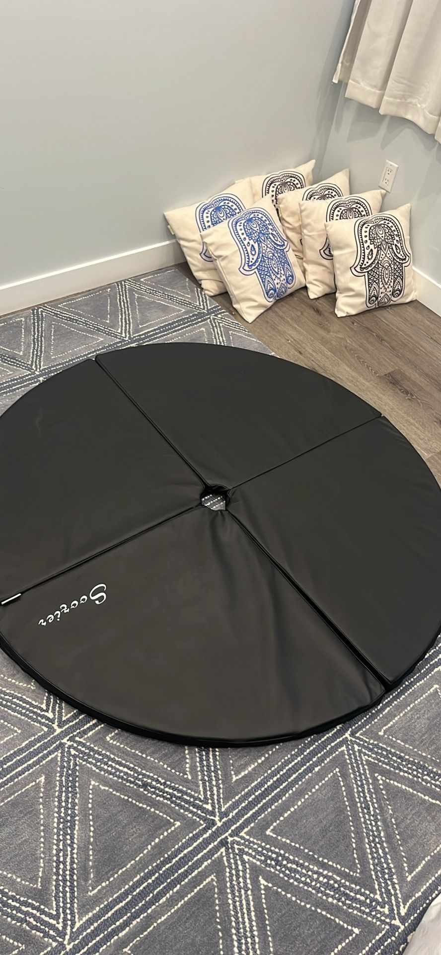 Full Size Pole Dancer Drop Mat