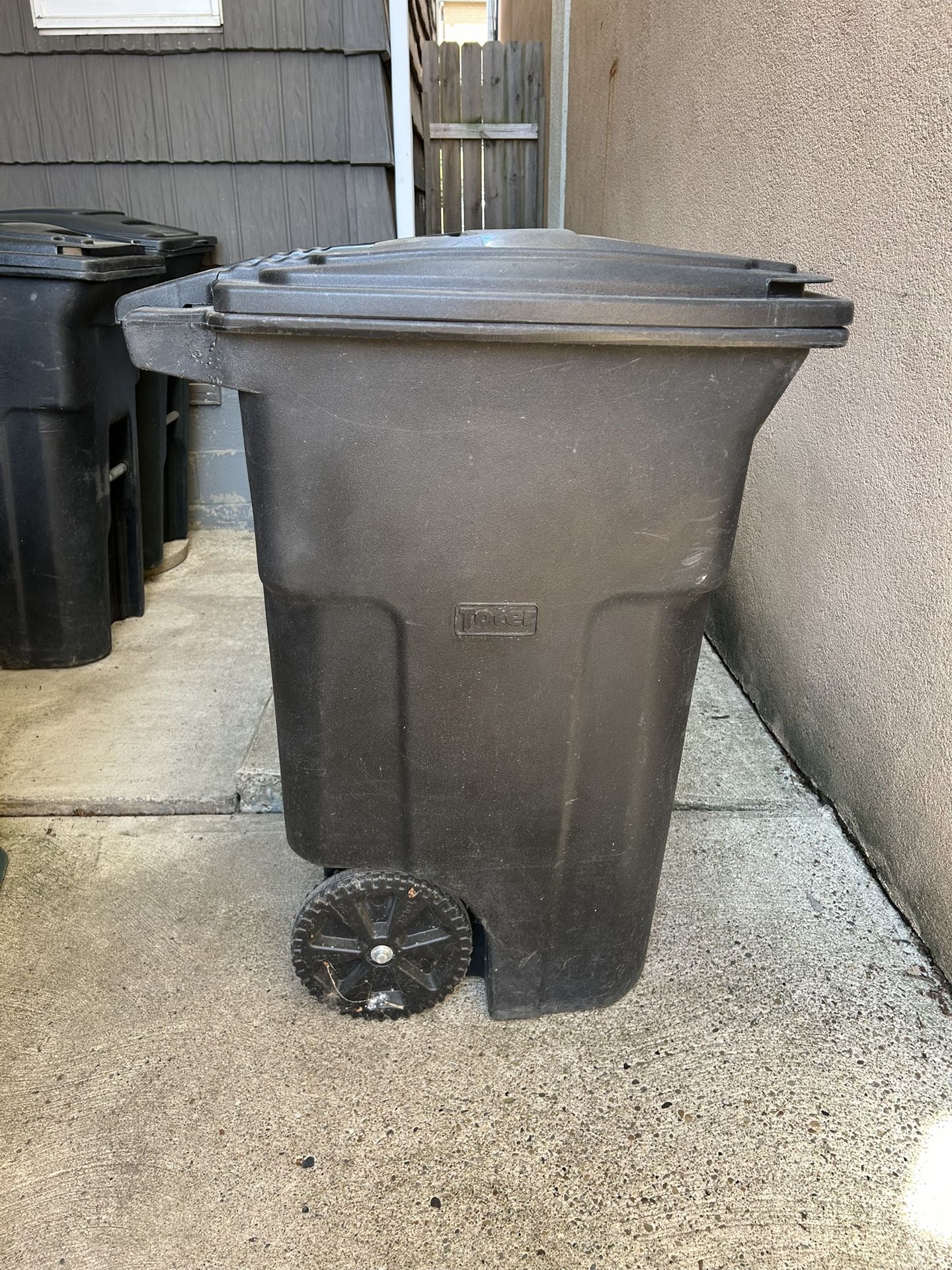 64 Gallon Toter Trash Can
