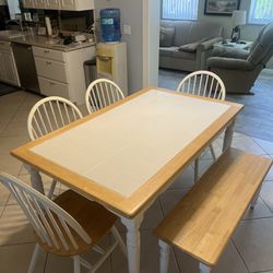 (6 Pieces) Dining Room Table W/4 chairs & Bench