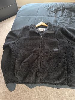 Men’s full zip north face Sherpa. Jacket 2XL