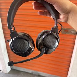 JBL quantum gaming headset